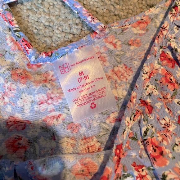 Floral top with tie - Picture 3 of 3